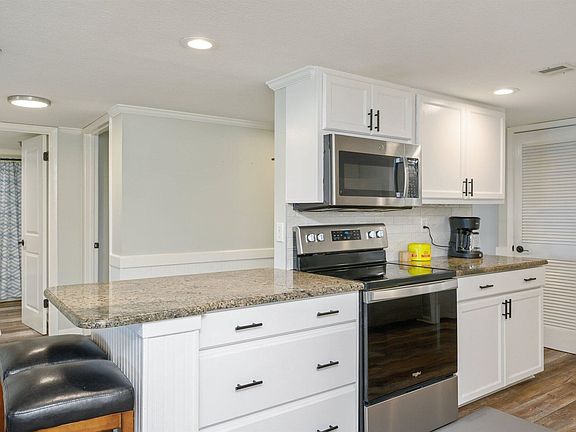 4th image of 554 Coral Ct Unit 203