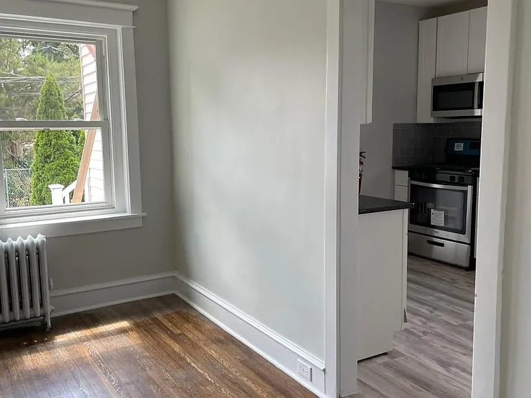 306 W Freedley St — Photo 10