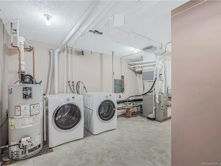 59 Westwood Ave #1 — Photo 10