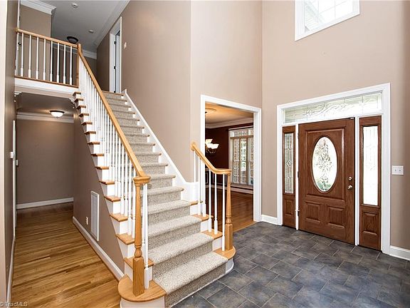 4th image of 3923 Fox Grove Trl