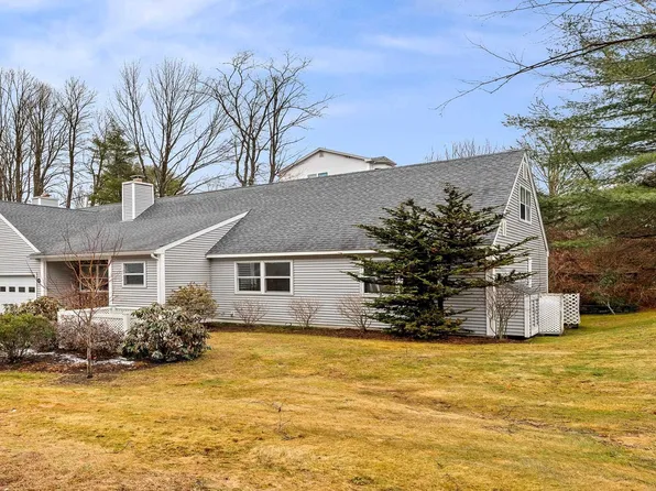 25 Pinewood Village Road #25, Lebanon, NH 03784