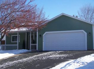 5574 Asbury St, Shoreview, MN 55126