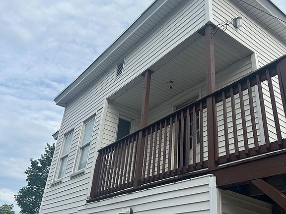 2nd image of 105 Spruce St