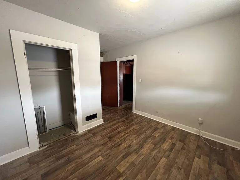 121 W Indiana St #1 — Photo 5
