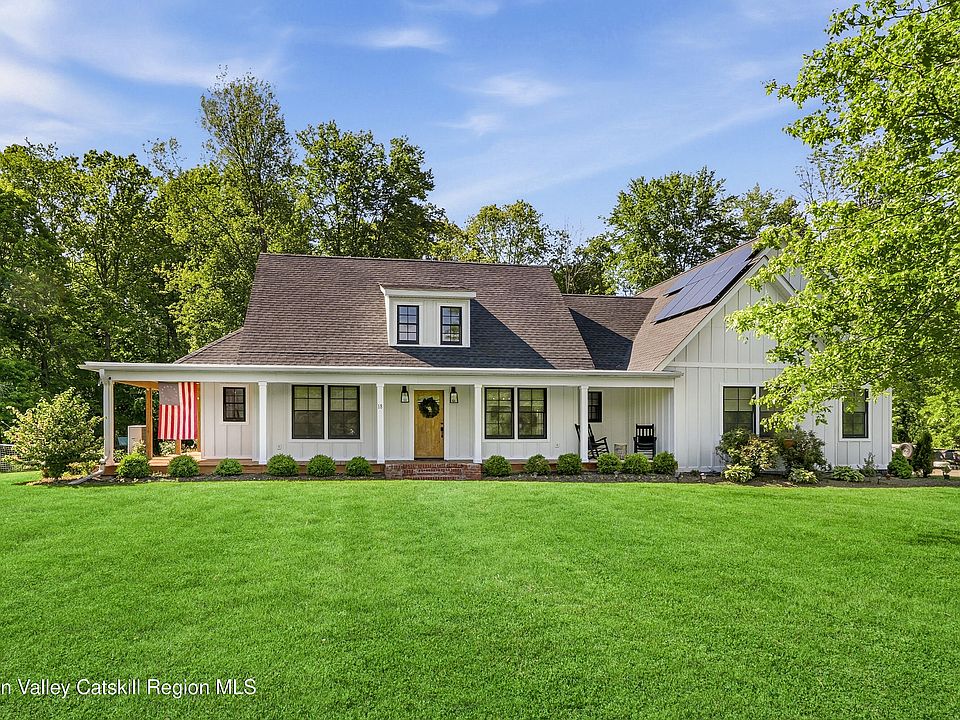 1st image of 18 Barnstormer Lane
