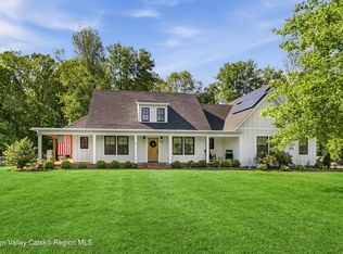 18 Barnstormer Lane, Red Hook, NY 12571