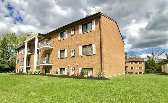 2nd image of 482 Pedretti Ave APT 12