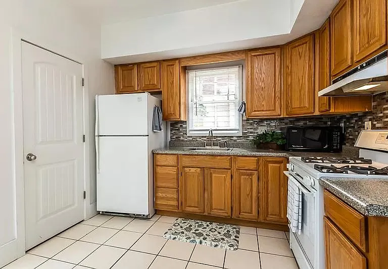 1012 N Glenwood Ave — Photo 9