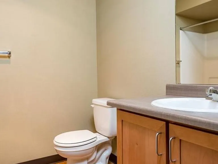 Monroe Street Apartments — Photo 14