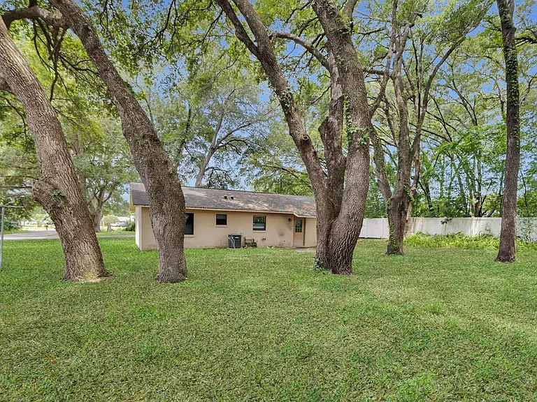 62 Teak Loop — Photo 27