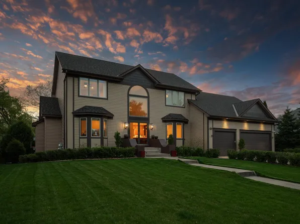 512 Salem Ct, Saint Paul, MN 55115