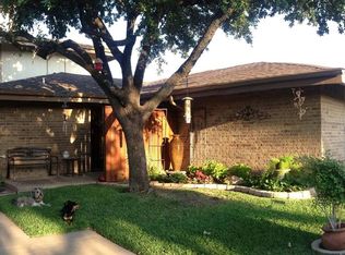7 Park Ln, Bedford, TX 76021