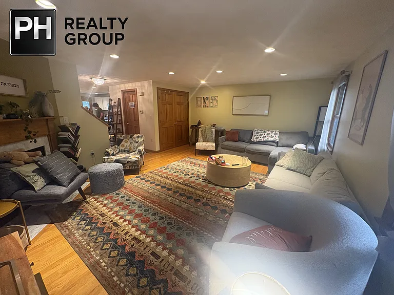 87 Pleasant St #1A — Photo 14