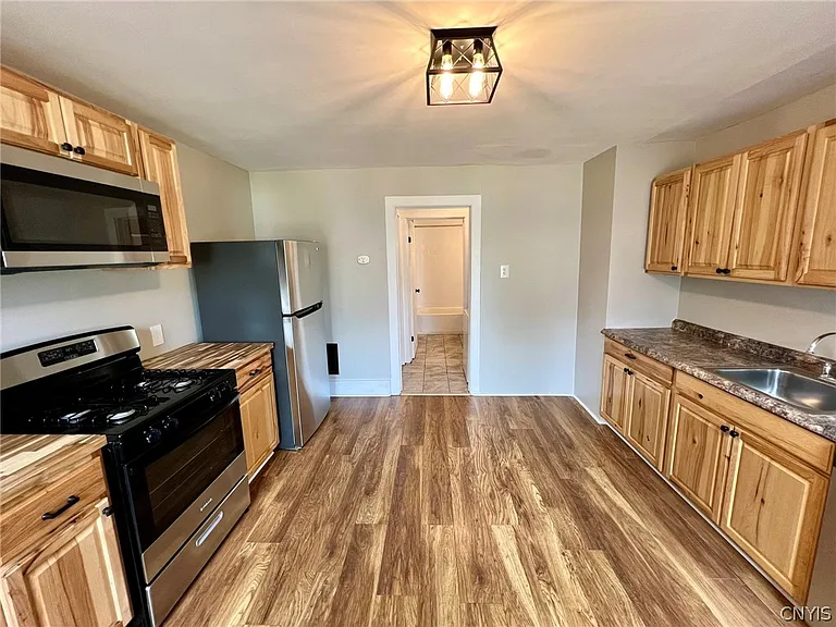 101 Lowell Ave #101 — Photo 17
