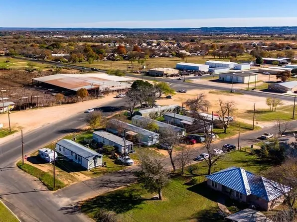 613 Mustang St, Fredericksburg, TX 78624