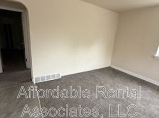 1560 S 10th St, Milwaukee, WI 53204
