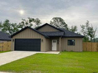 17018 Crossing Cir, Lindale, TX 75771