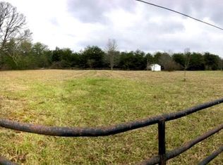 1121 Low Gap Rd, Irvine, KY 40336