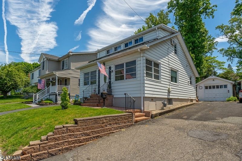 1st image of 24 Robertson Rd