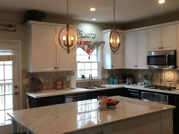 Kitchen with marble island