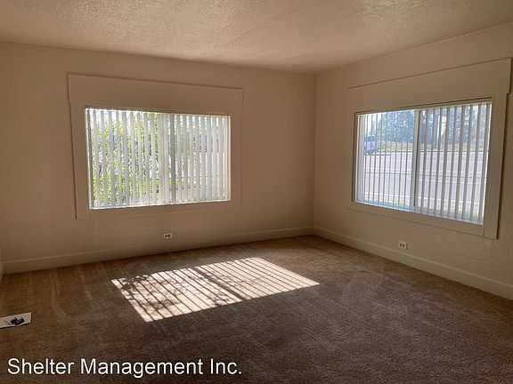 2nd image of 440 Lancaster Dr SE #33