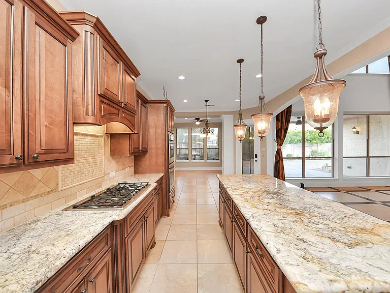1807 Ravenel Ln — Photo 16