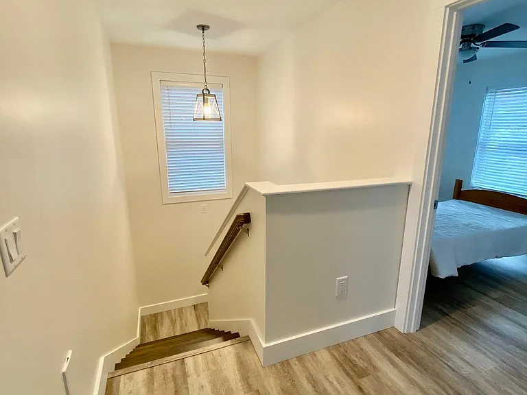 869 E Lakeshore Dr — Photo 9
