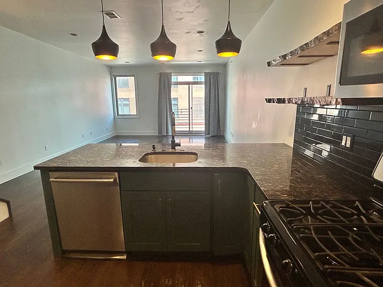 846-00 N 15th St #C — Photo 8