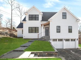 15 Red Bird Rd, Stamford, CT 06905