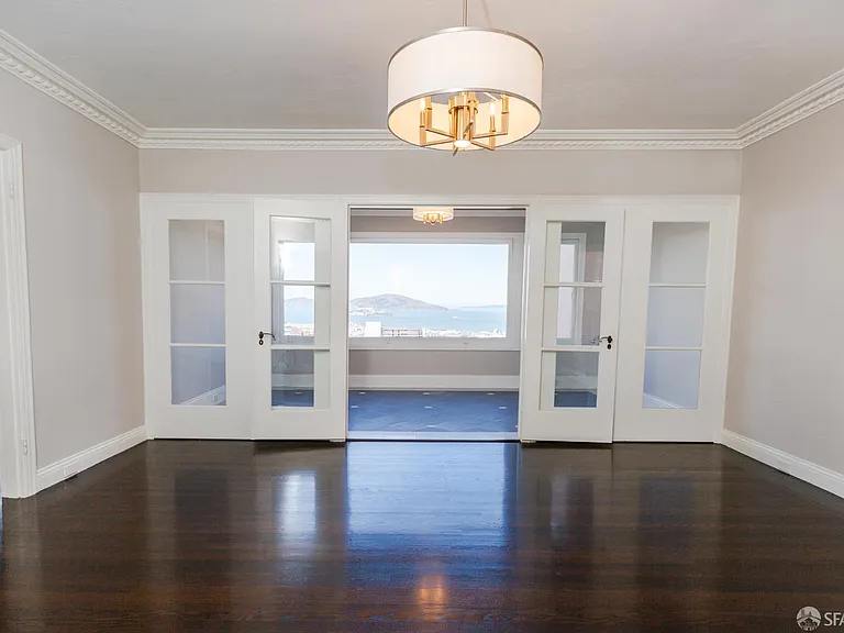 874 Green St — Photo 2