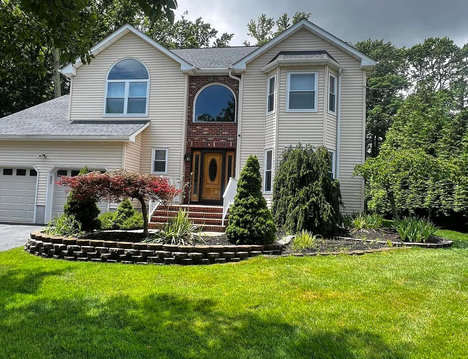 4 bed, 2.5 bath, 2866 sqft, $4,800 — Photo 1