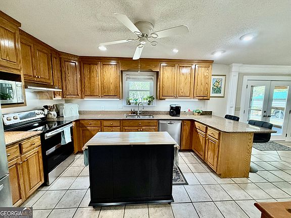 3rd image of 2118 Deer Run Cir