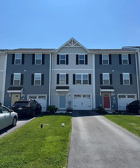 62 Rose Glen Ct — Photo 1
