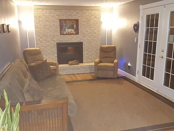 3rd image of 8856 Sherwood Dr NE