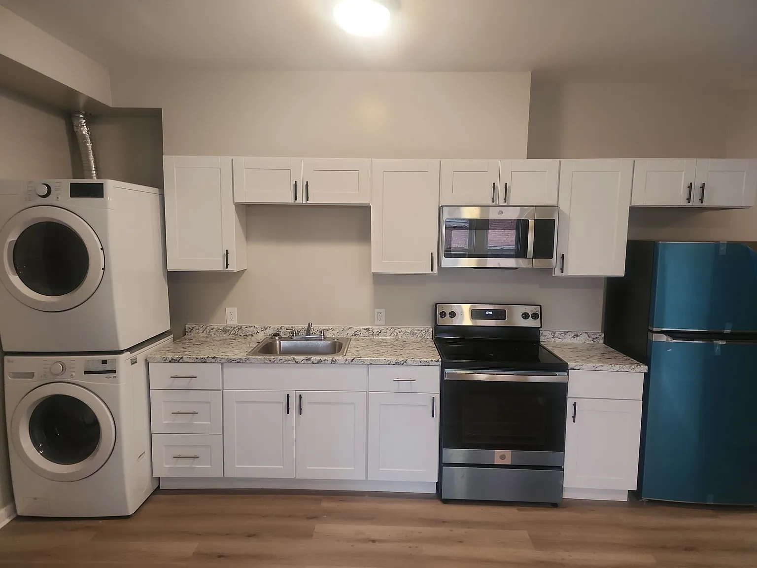 Leasing Special 1 Month Free Rent at 38 Whitmore St in Hartford — Photo 4