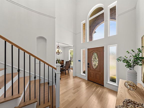 5th image of 177 Asher Ct