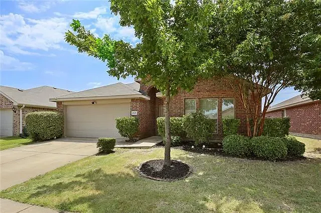 3 bed, 1571 sqft, $2,100 — Photo 3