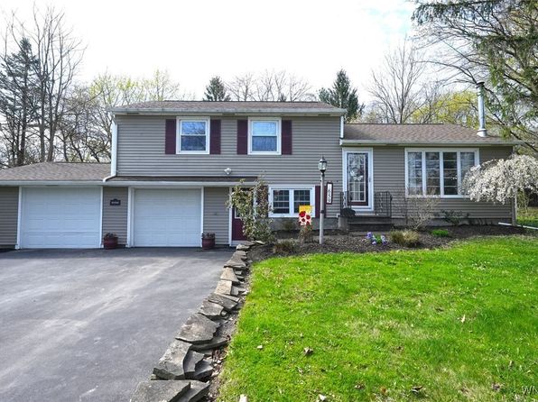 659 Quaker Rd, East Aurora, NY 14052