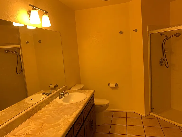 2220 Iris Dr — Photo 14