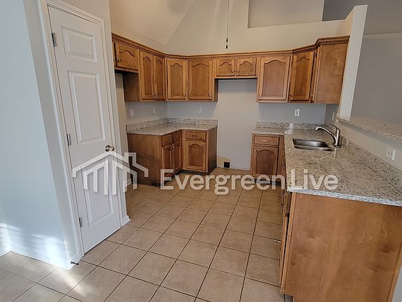 4th image of 6708 Anna May Dr