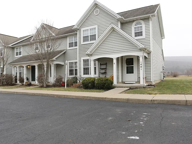 Bottchers Landing Apartments — Photo 13