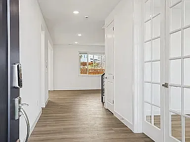 4 bed, 2.5 bath, 2730 sqft, $3,850 — Photo 2