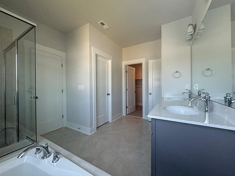 121 Broadwater Dr — Photo 13