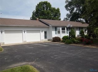 2219 N Lickert Harder Rd, Oak Harbor, OH 43449