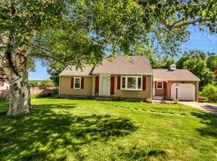 9 Grandview Ave, Webster, MA 01570