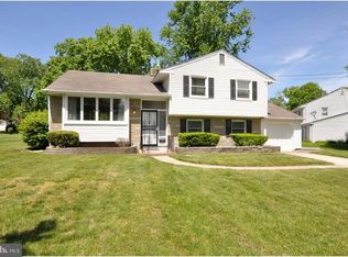 305 Farmdale Rd, Moorestown, NJ 08057