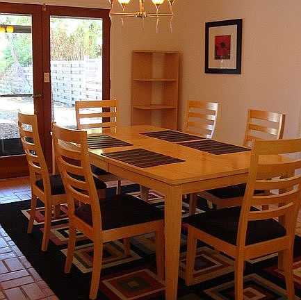 dining room with lanai