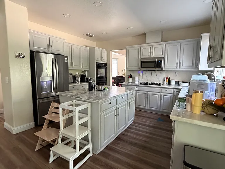 261 Menard Cir — Photo 2