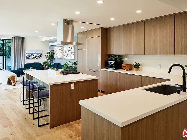 330 Rennie Ave #1 — Photo 11
