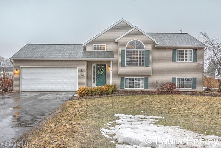 1st image of 15015 Treevalley Dr NE